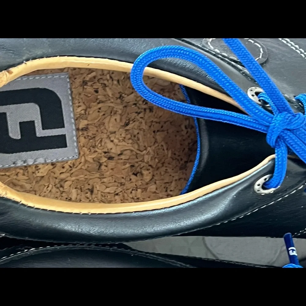 Mens size 11 FOOT JOY VERSALUXE all leather golf shoe. No longer made. - Picture 8 of 10